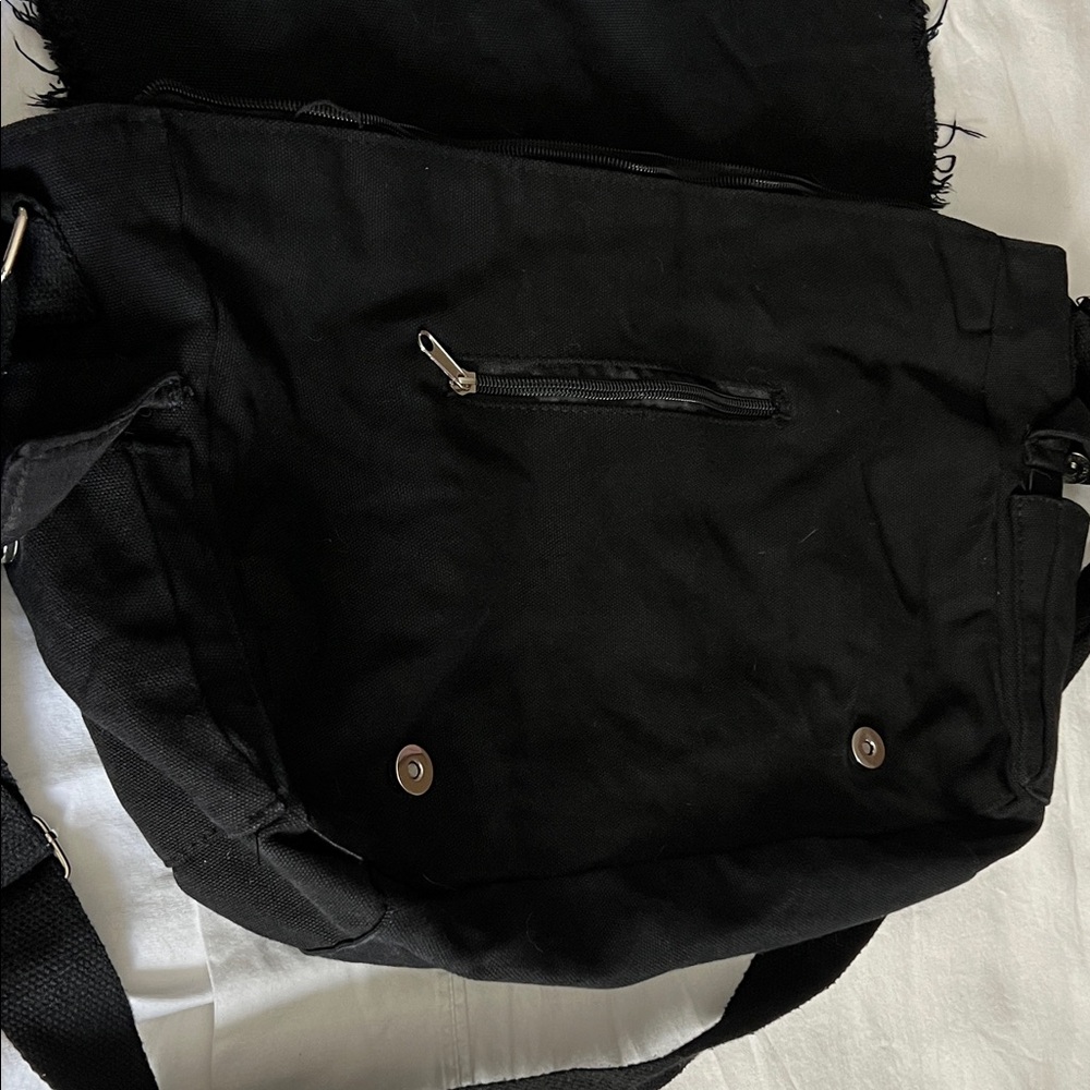 Vampire freak. Cat Skeleton Crossbody Bag like new - Picture 3 of 8